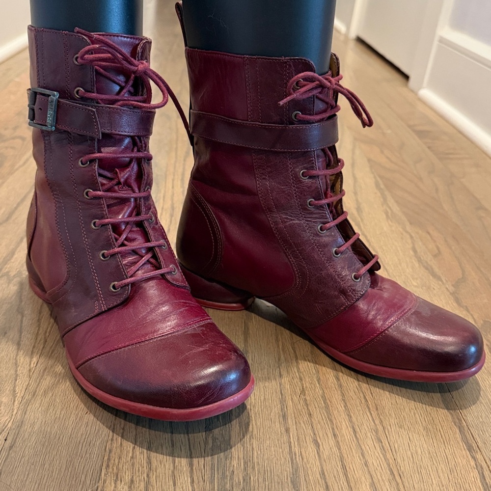 EUC John Fluevog Fellowship Elliston Boots in Burgundy Sz 8.5